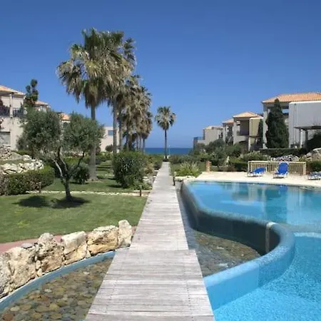 Elias 3-bedroom On The Beach With Pool Chania (Crete)