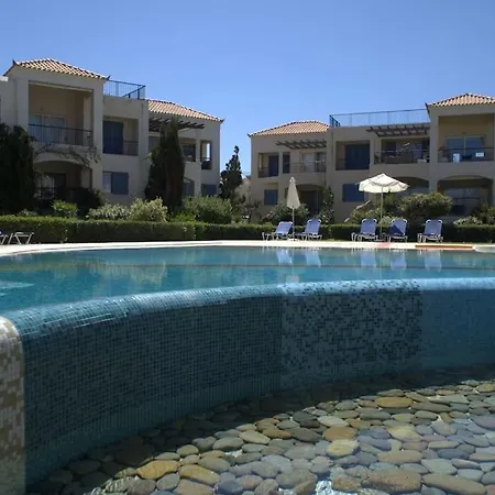 Elias 3-bedroom On The Beach With Pool Chania (Crete)