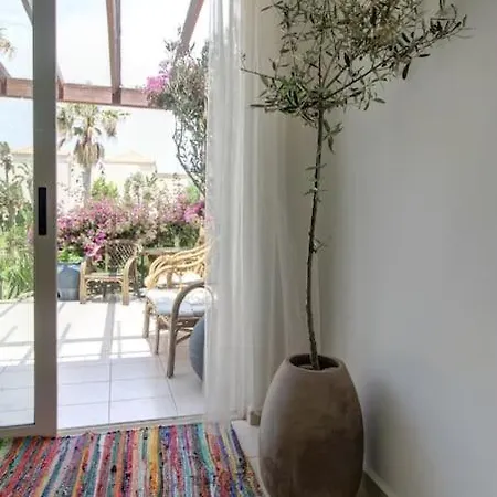 Apartment Elias 3-bedroom On The Beach With Pool Chania (Crete)