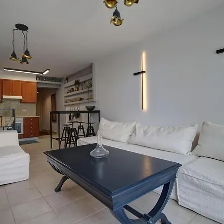 Elias 3-bedroom On The Beach With Pool Chania (Crete)