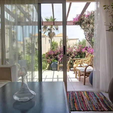 Elias 3-bedroom On The Beach With Pool Chania (Crete)