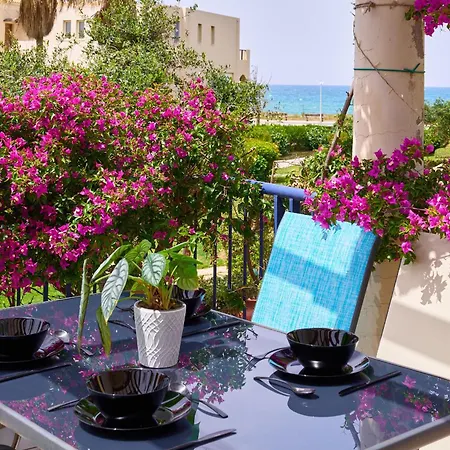 Elias 3-bedroom On The Beach With Pool * Chania (Crete)